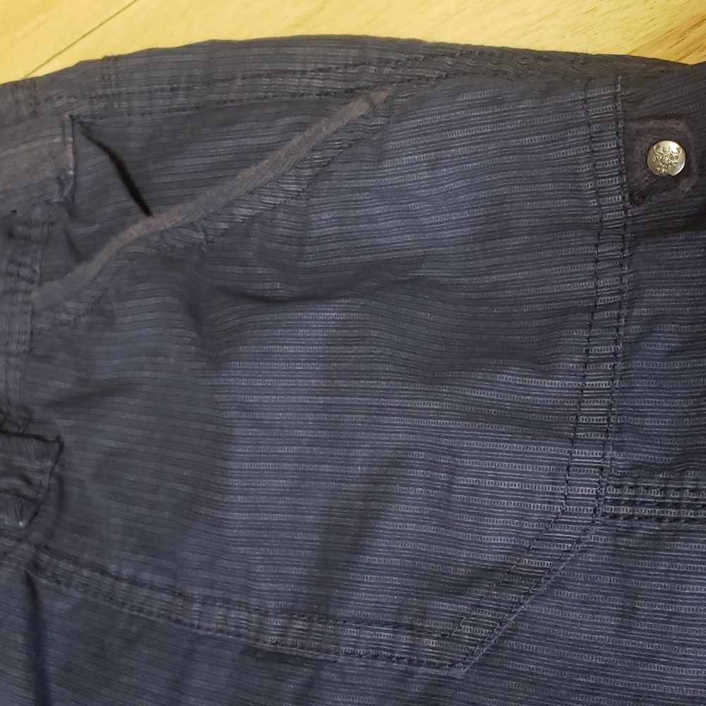 Dalia Collection capris - Picture 2 of 3